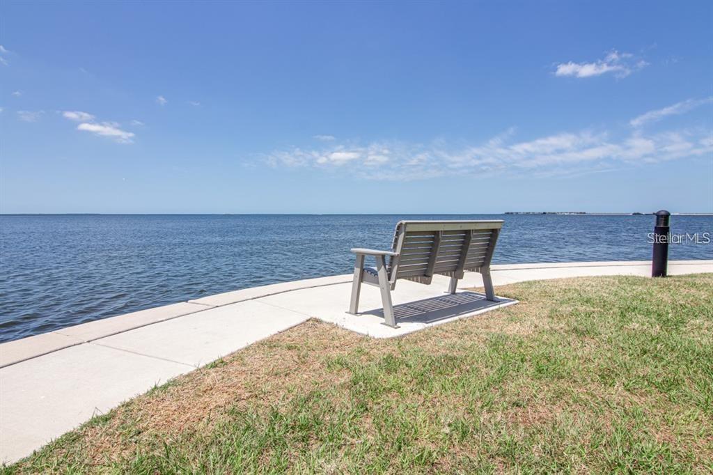 Image 13 of 14 For 17 Windrush Bay Drive 17