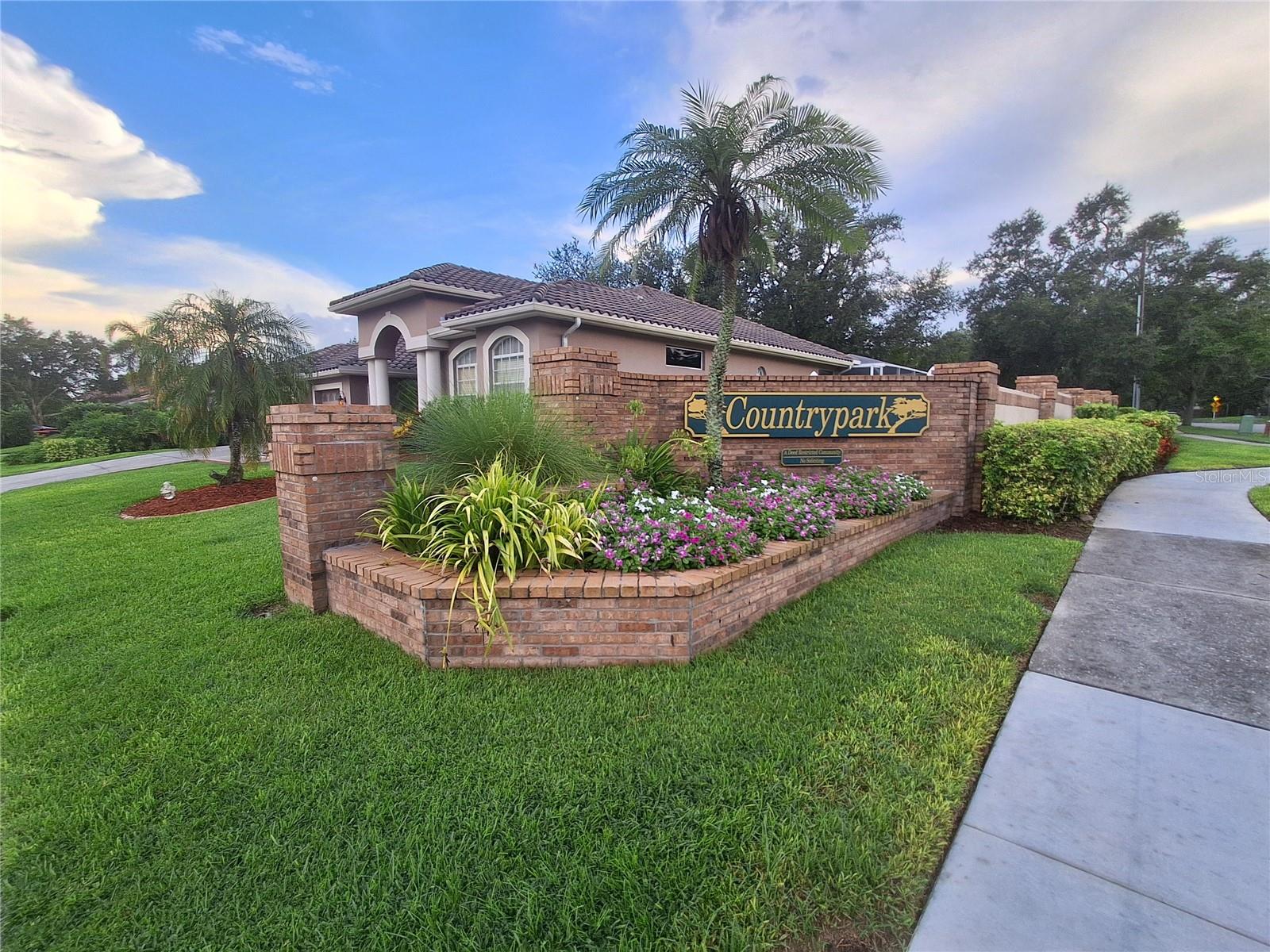 Listing photo id 49 for 2407 Anthony Avenue