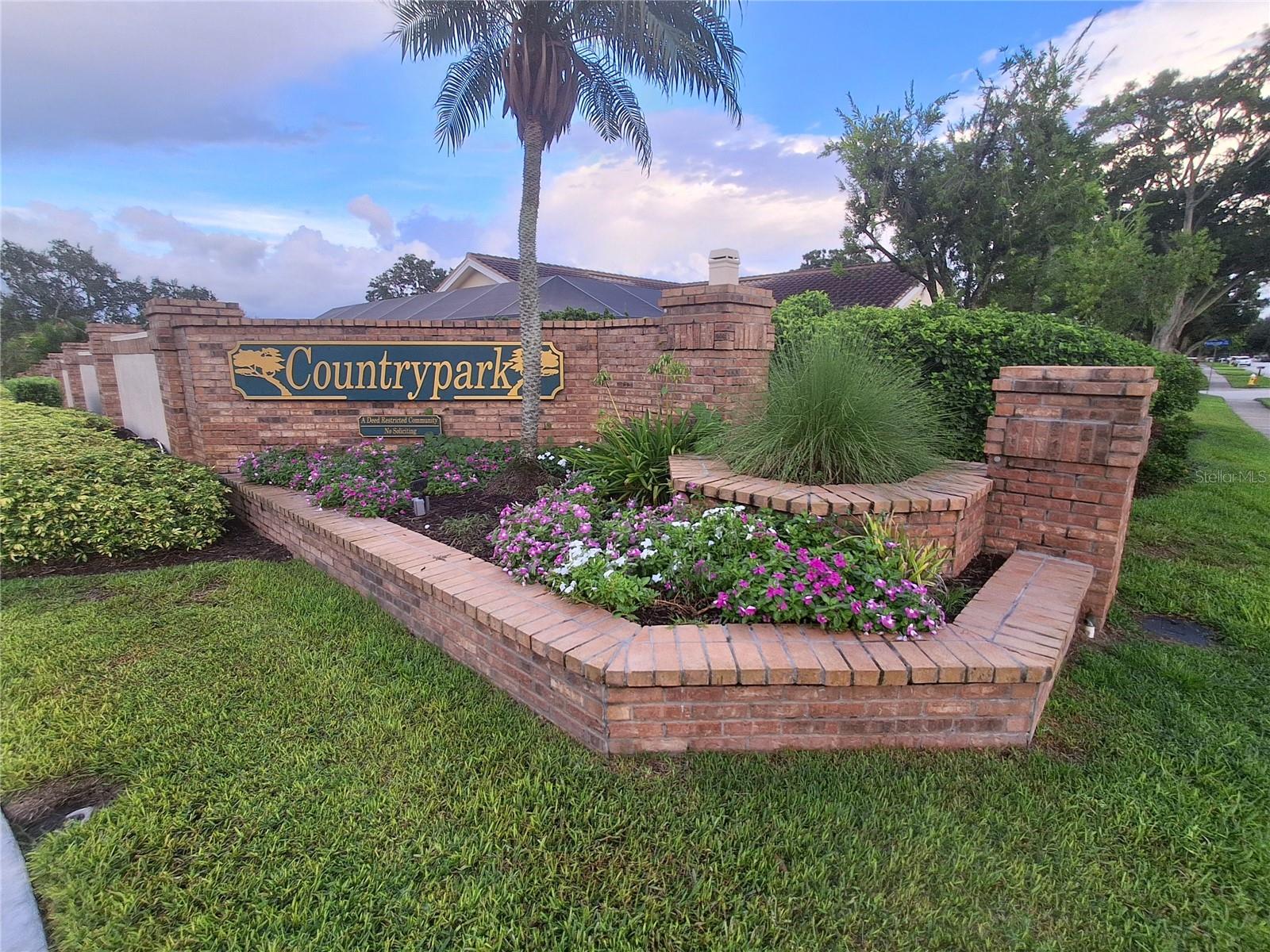 Listing photo id 50 for 2407 Anthony Avenue