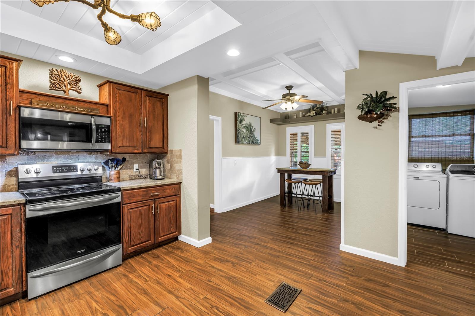 Image 14 of 58 For 934 21st Avenue N