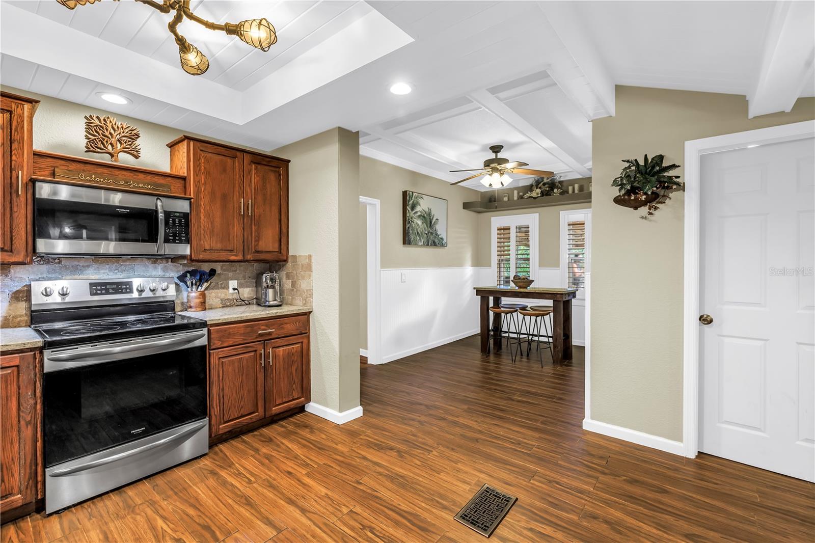 Image 15 of 58 For 934 21st Avenue N