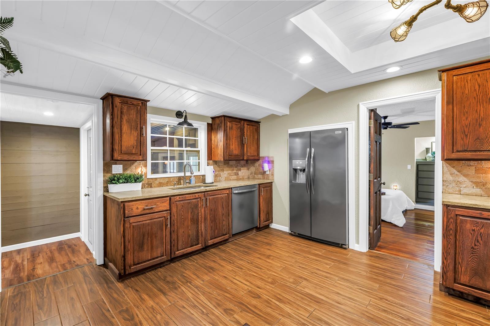 Image 17 of 58 For 934 21st Avenue N
