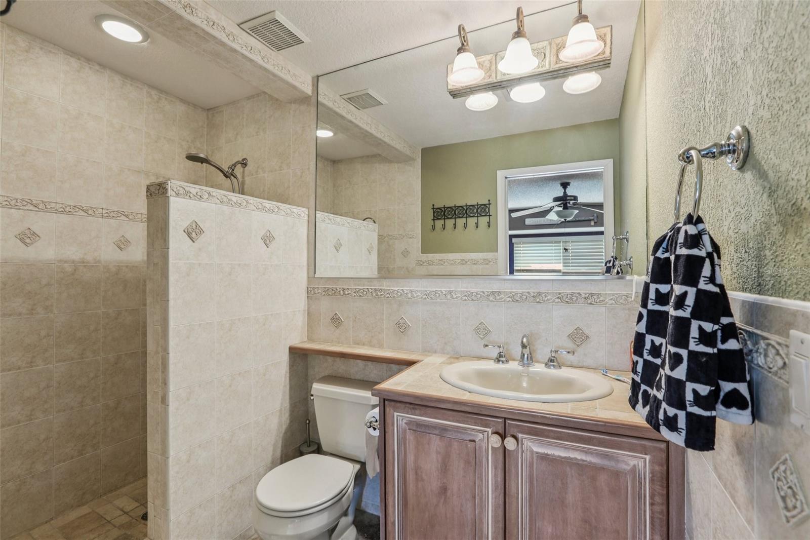 Image 15 of 30 For 203 46th Avenue