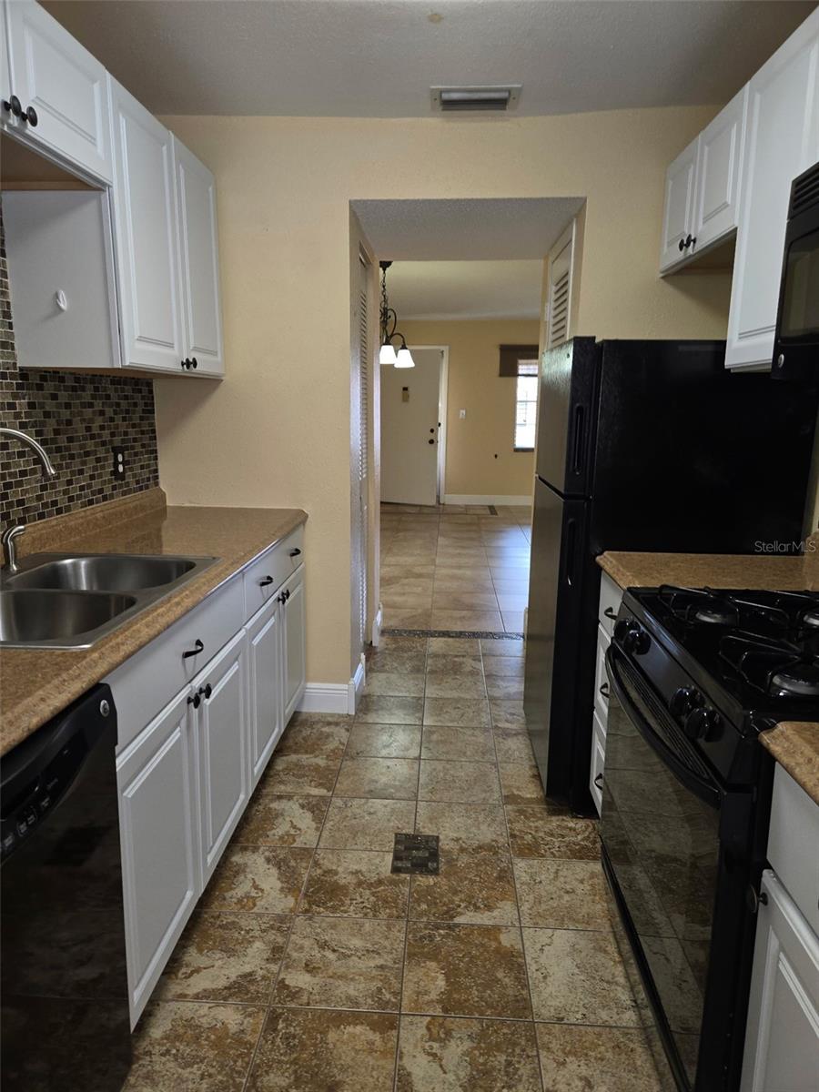 Image 3 of 33 For 10032 65th Avenue N 19