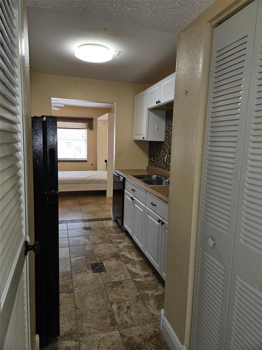 Image 4 of 33 For 10032 65th Avenue N 19