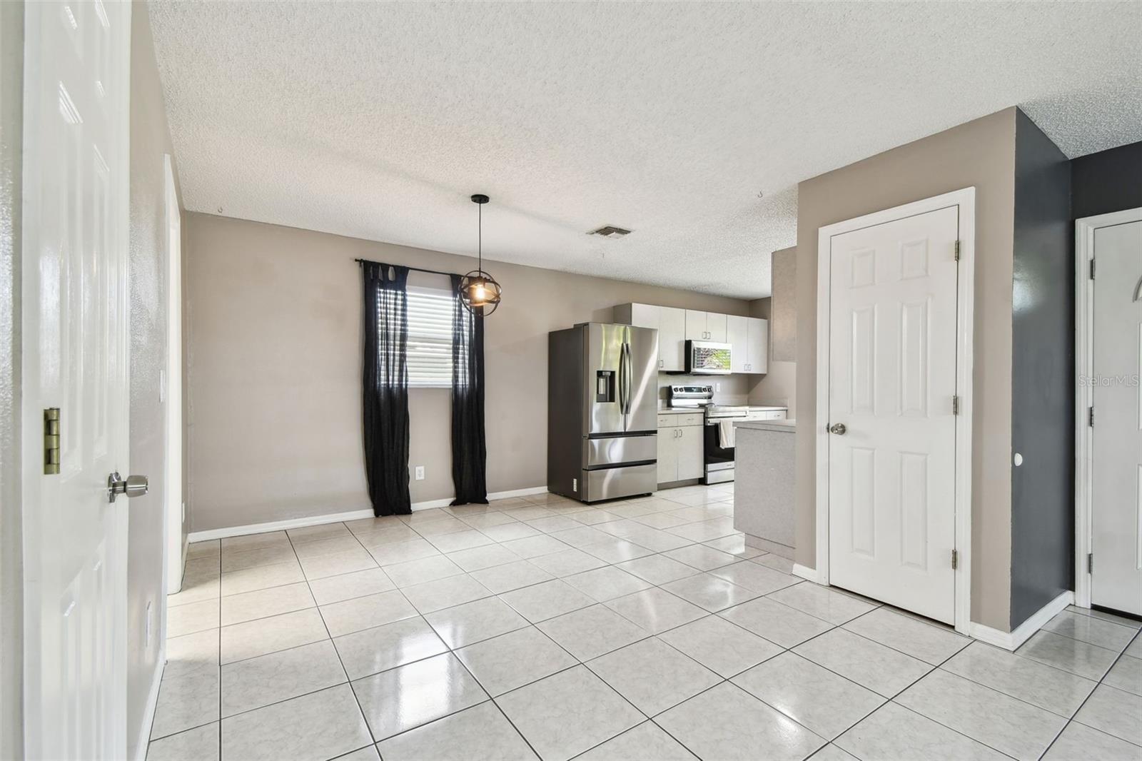 Listing photo id 14 for 2504 42nd Avenue N