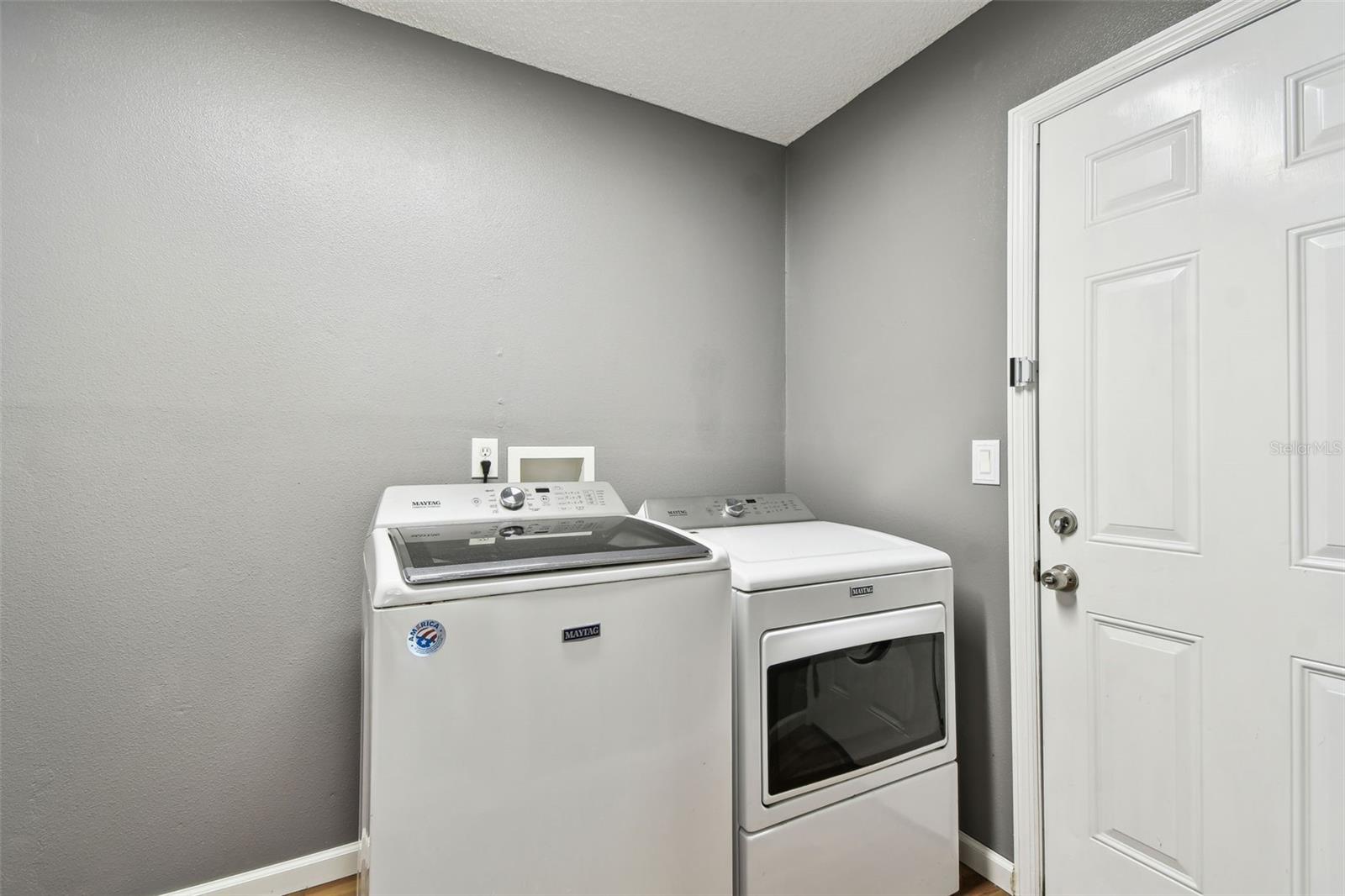 Listing photo id 22 for 2504 42nd Avenue N