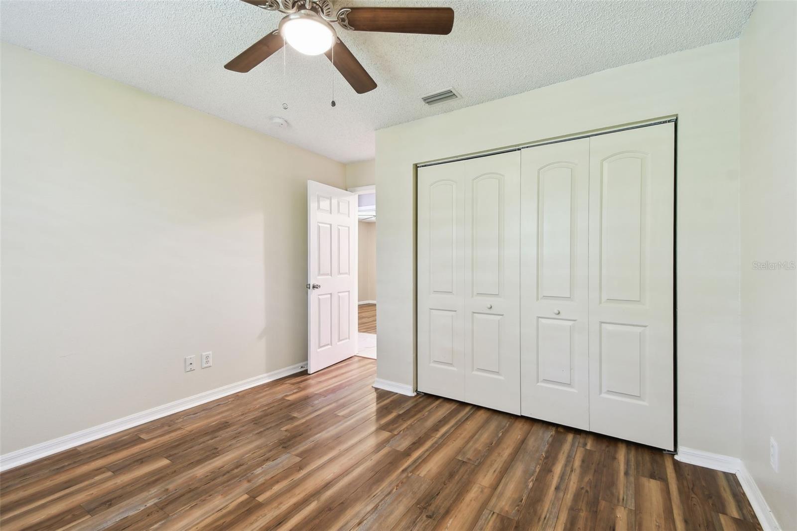Listing photo id 27 for 2504 42nd Avenue N
