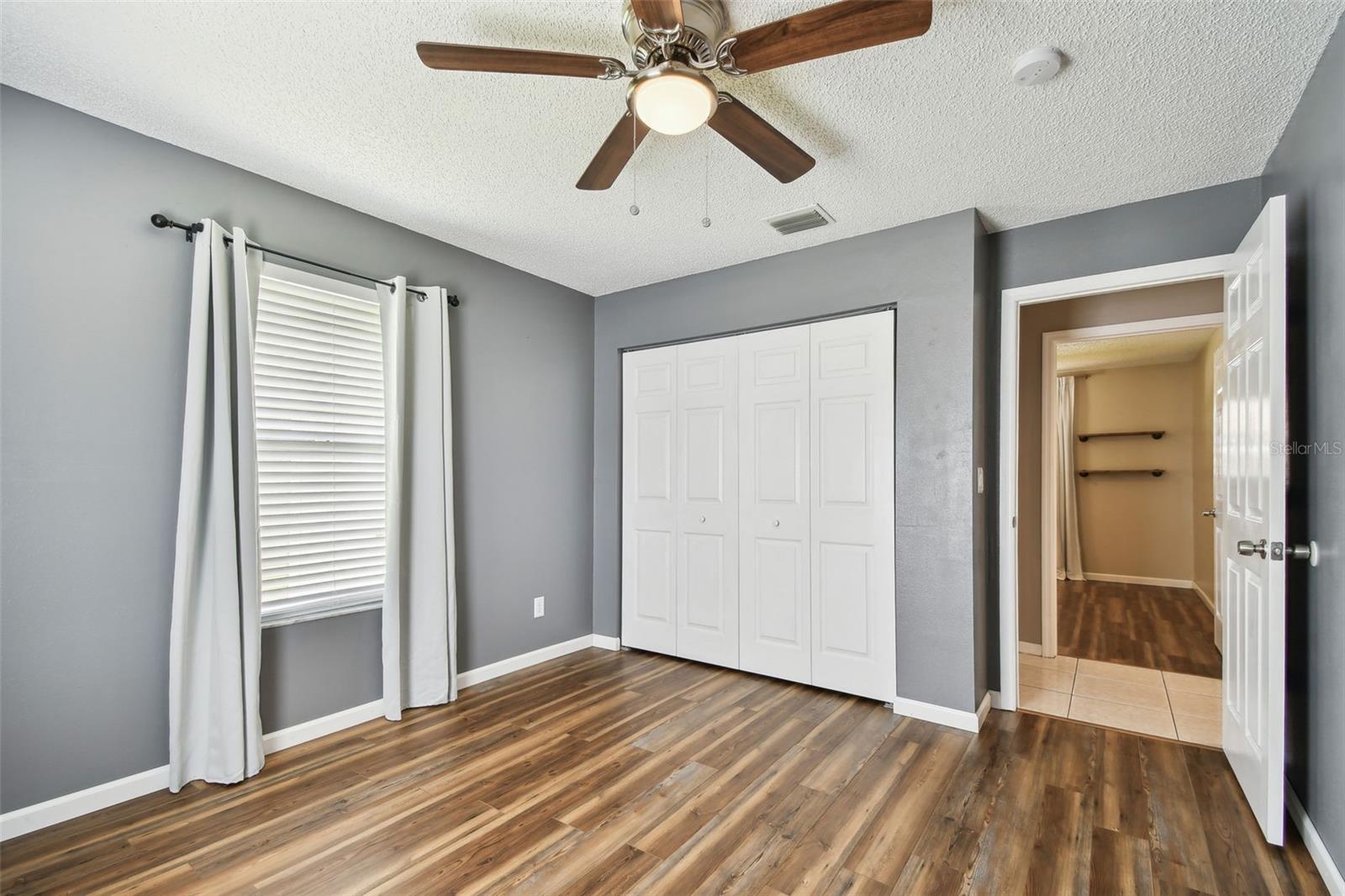 Listing photo id 30 for 2504 42nd Avenue N