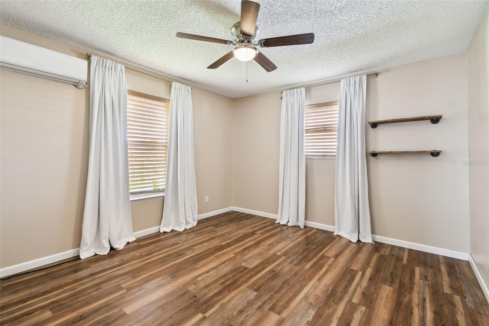 Listing photo id 38 for 2504 42nd Avenue N