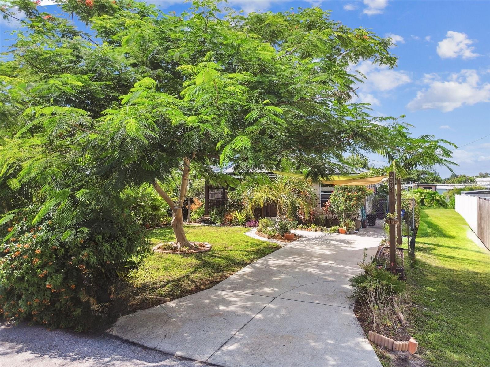 Listing photo id 48 for 2504 42nd Avenue N