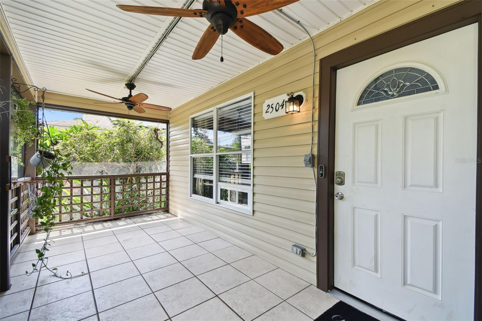 Listing photo id 7 for 2504 42nd Avenue N