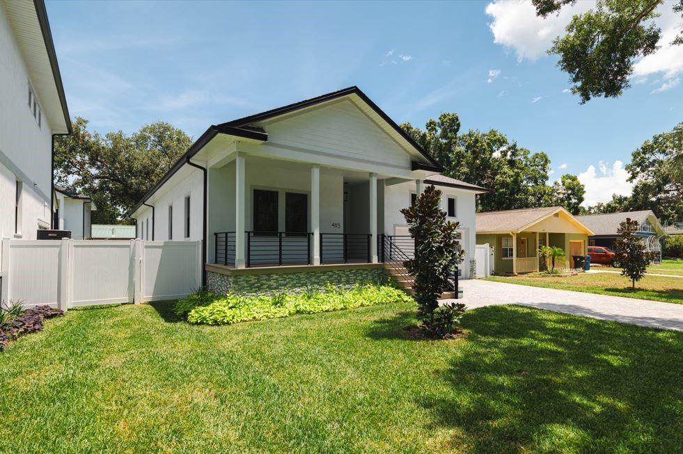 Listing photo id 0 for 403 Park Boulevard