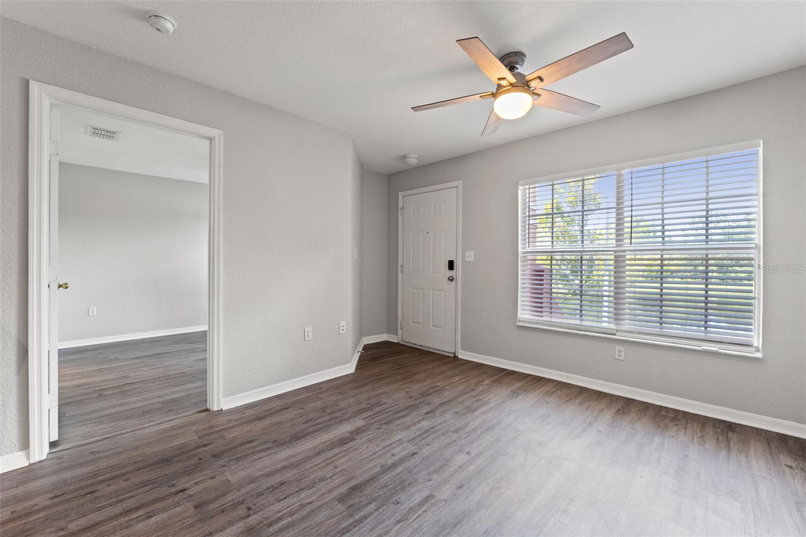 Image 11 of 40 For 9042 Lake Chase Island Way