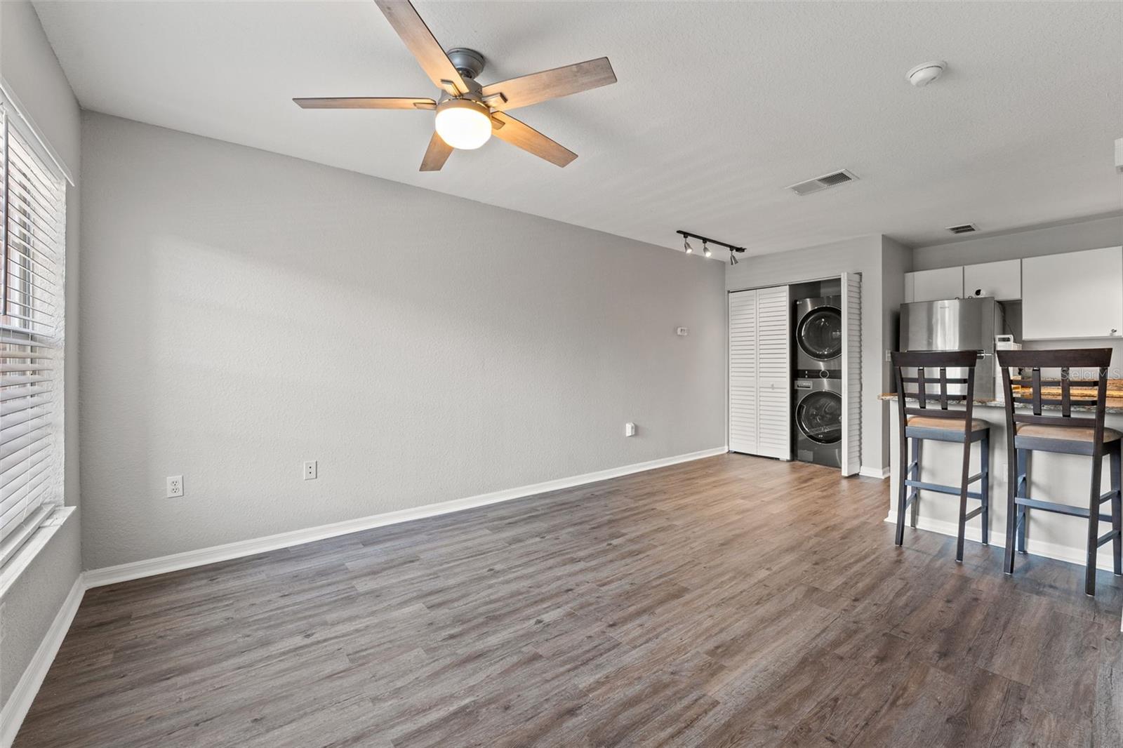 Image 4 of 40 For 9042 Lake Chase Island Way
