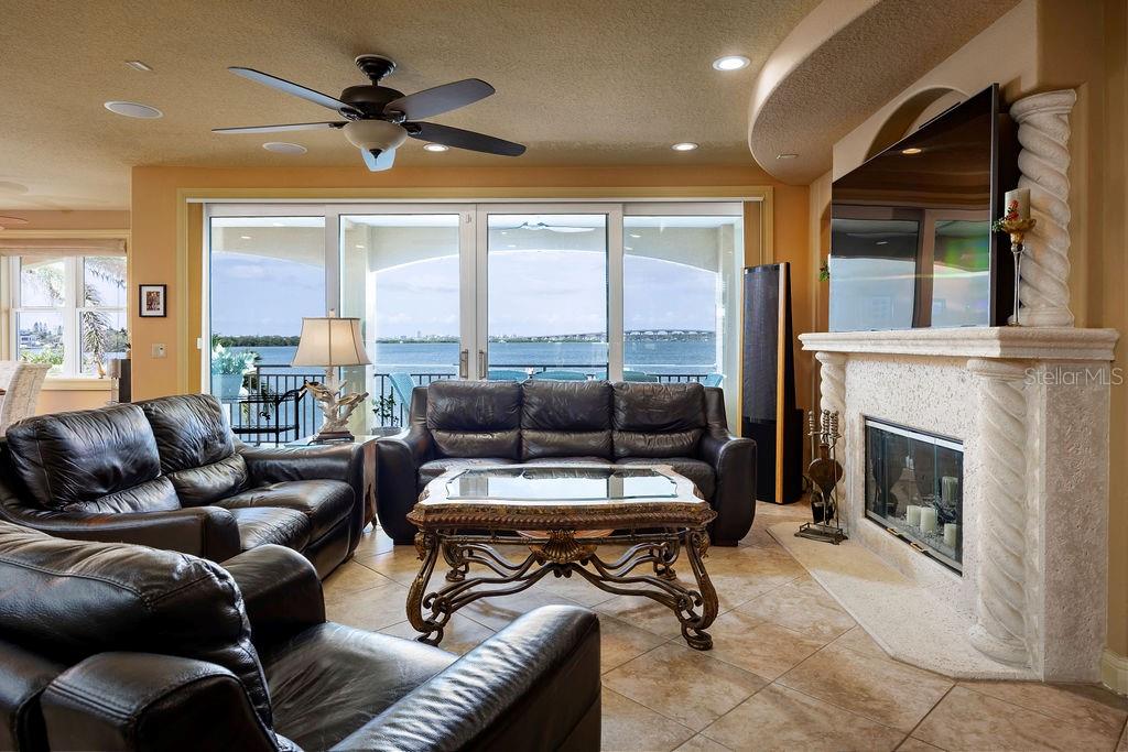 Image 13 of 49 For 306 Harbor Drive