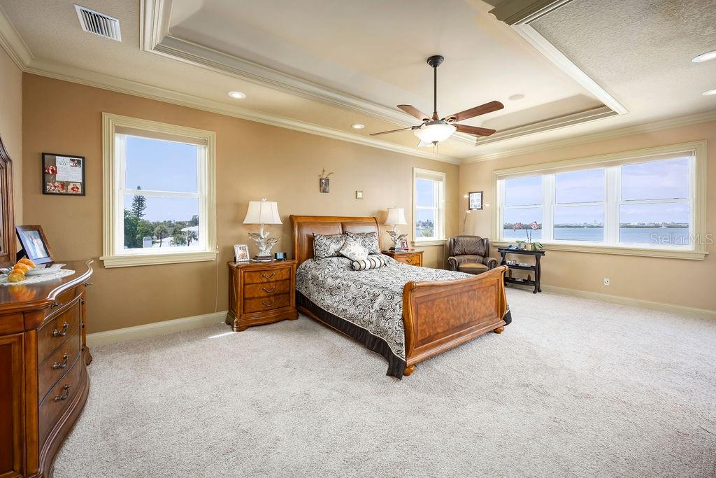 Image 8 of 49 For 306 Harbor Drive