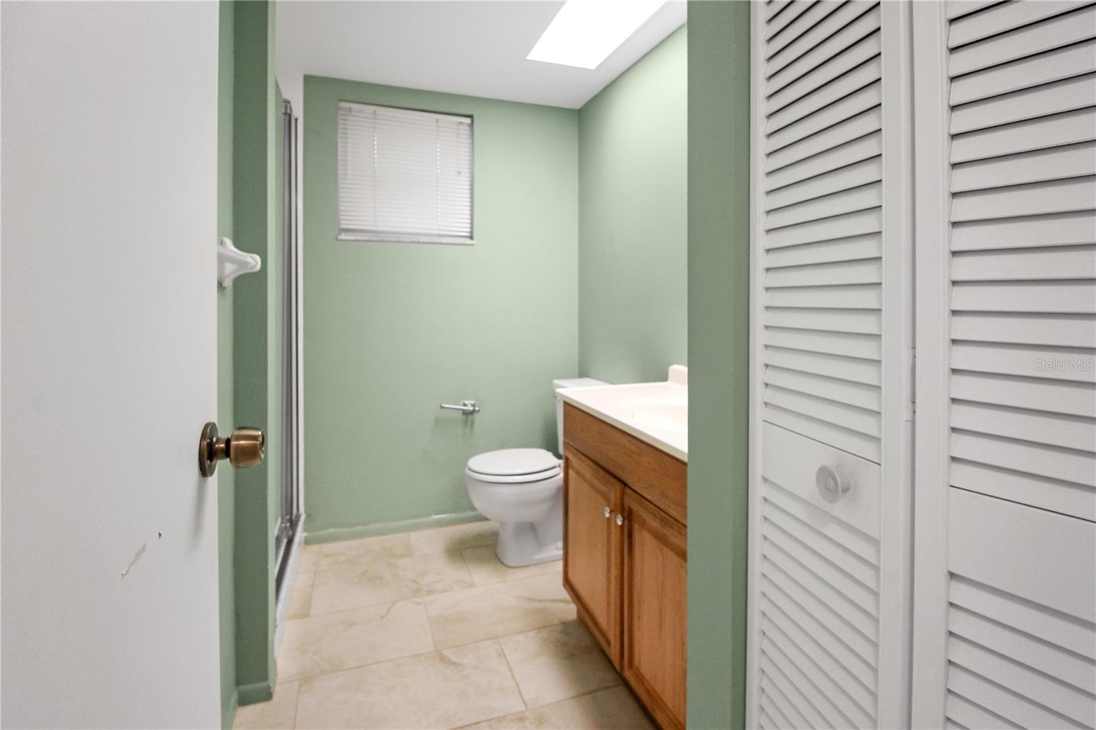 Image 15 of 31 For 135 Woodlake Wynde  135