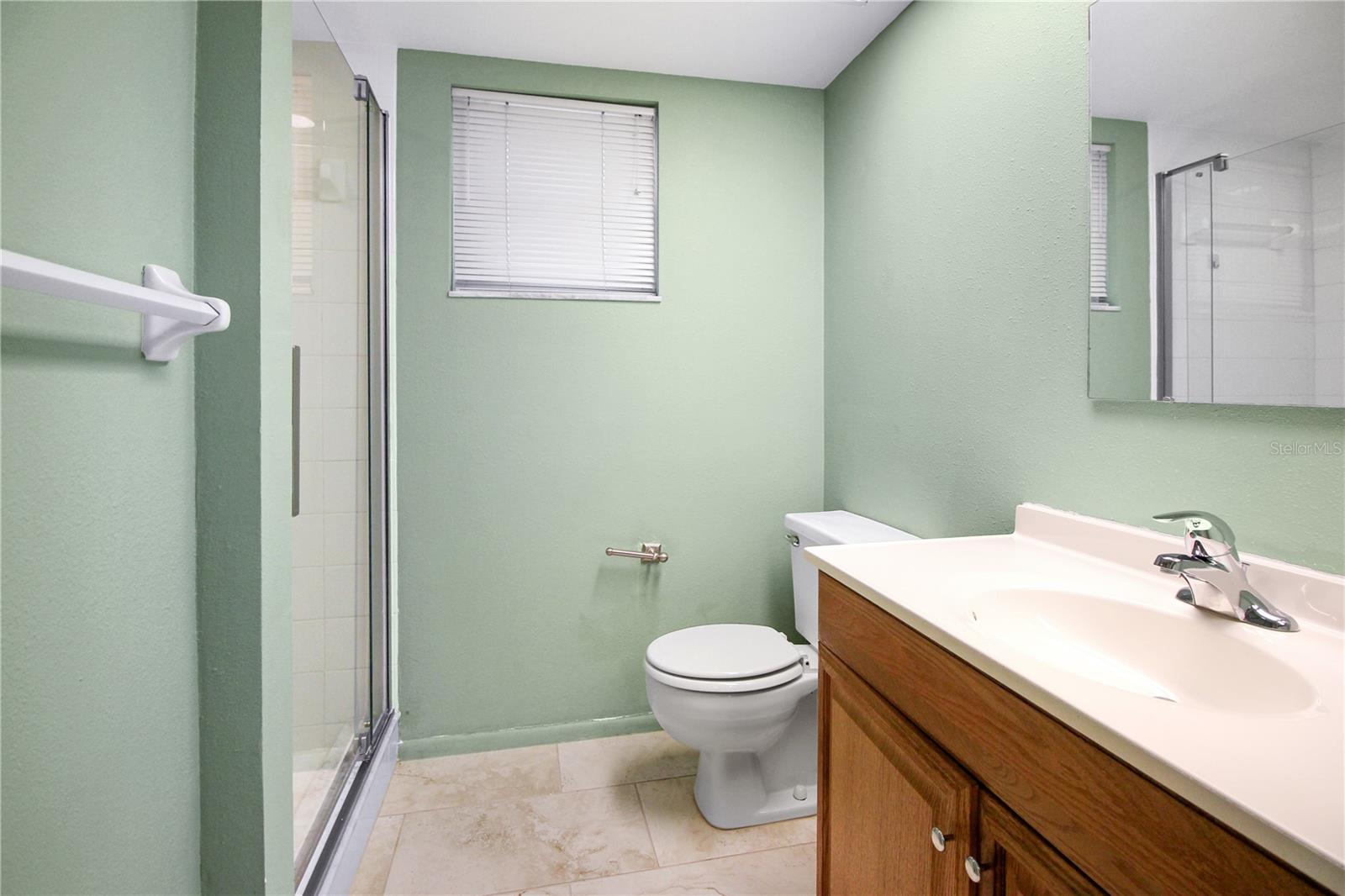 Image 16 of 31 For 135 Woodlake Wynde  135