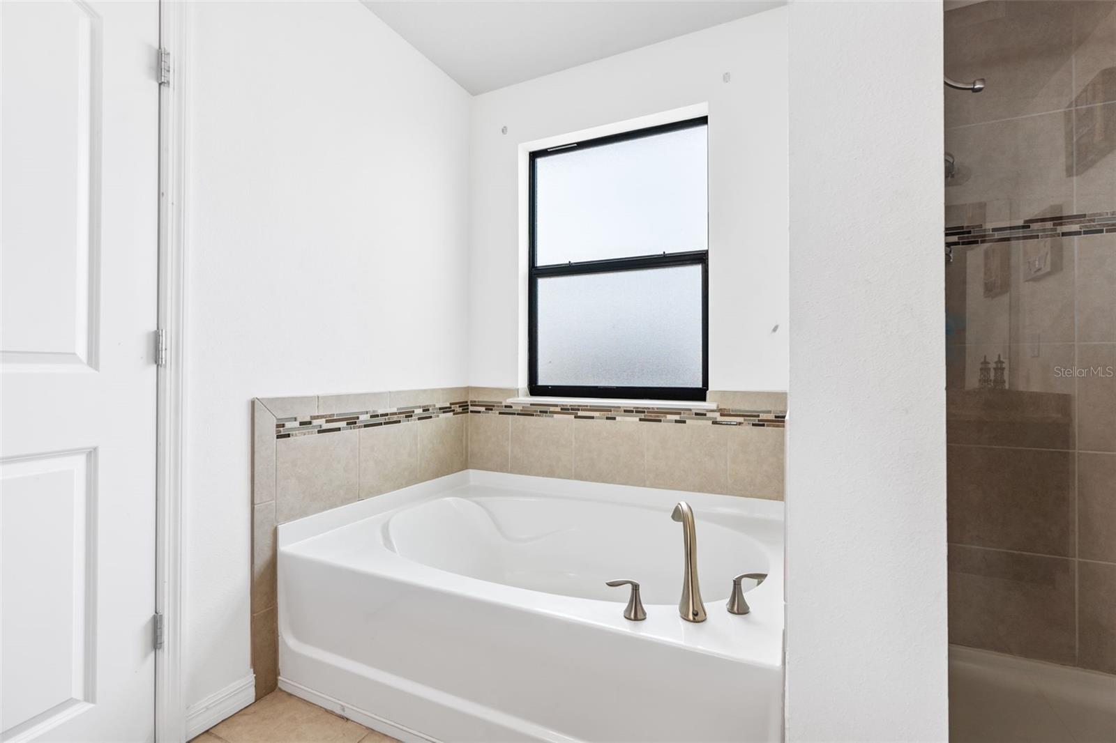 Image 21 of 34 For 11924 Winterset Cove Drive