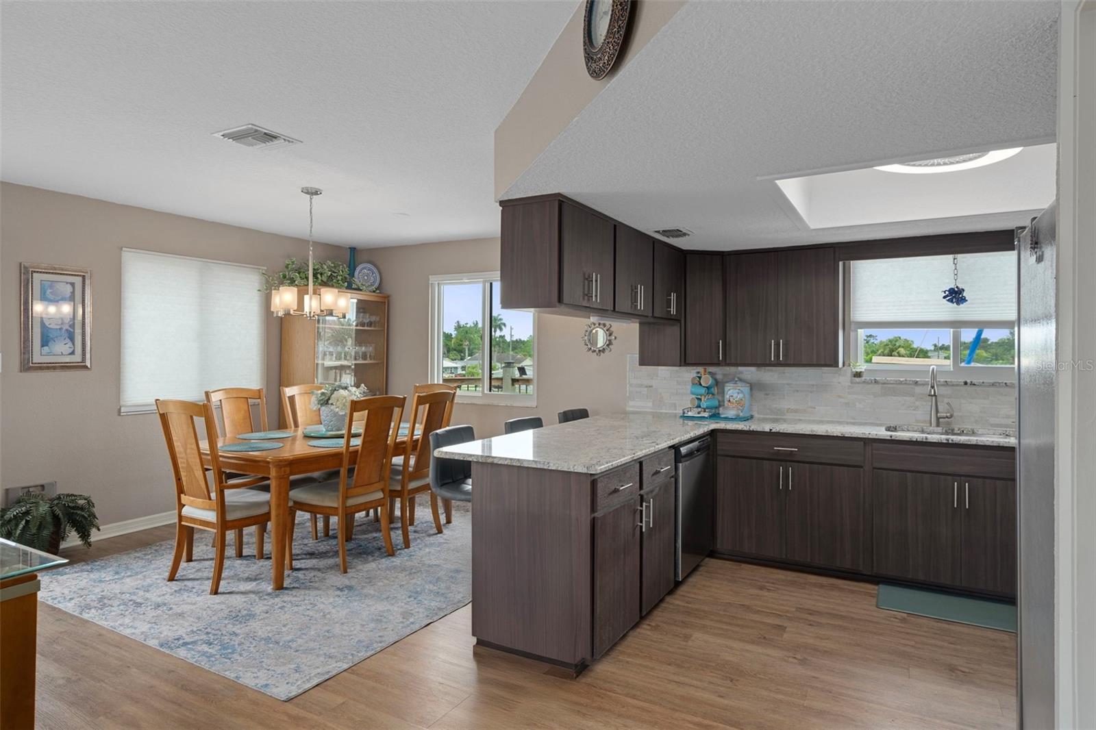 Image 11 of 61 For 13838 Sommers Avenue