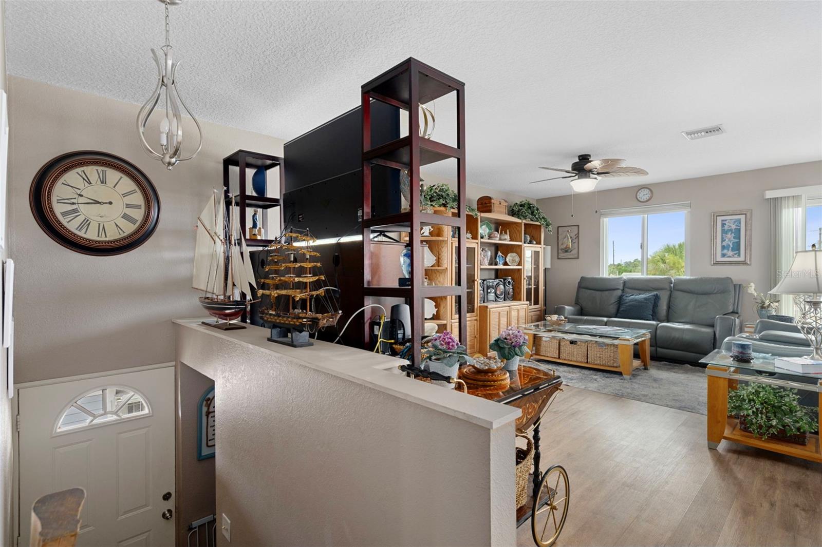 Image 15 of 61 For 13838 Sommers Avenue