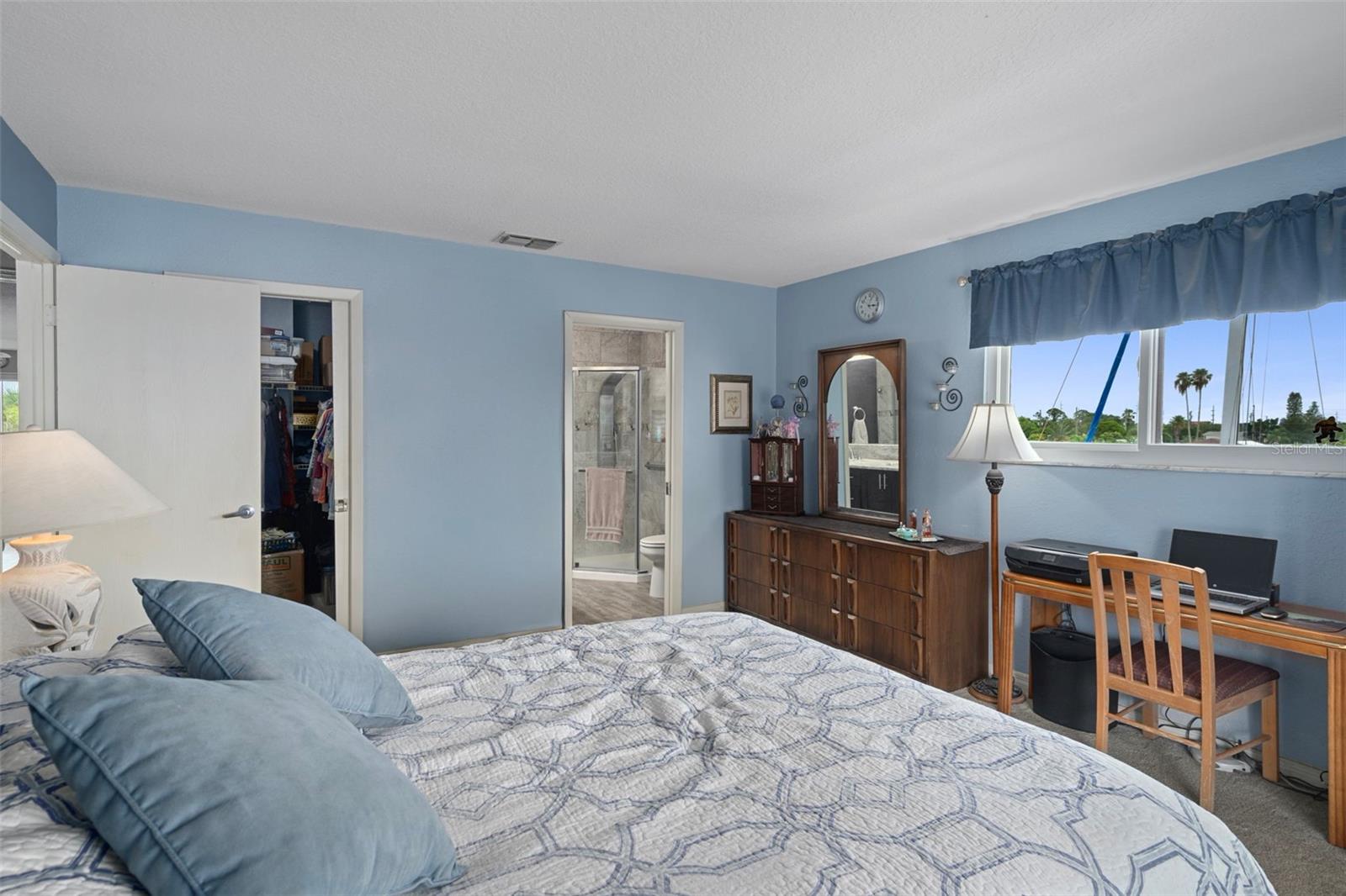Image 22 of 61 For 13838 Sommers Avenue