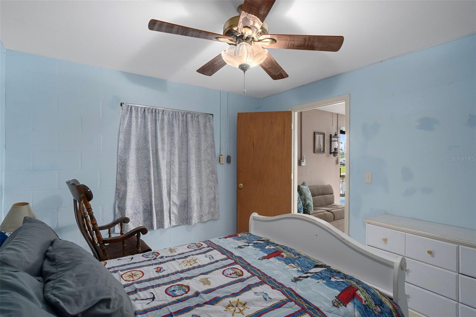 Image 30 of 61 For 13838 Sommers Avenue