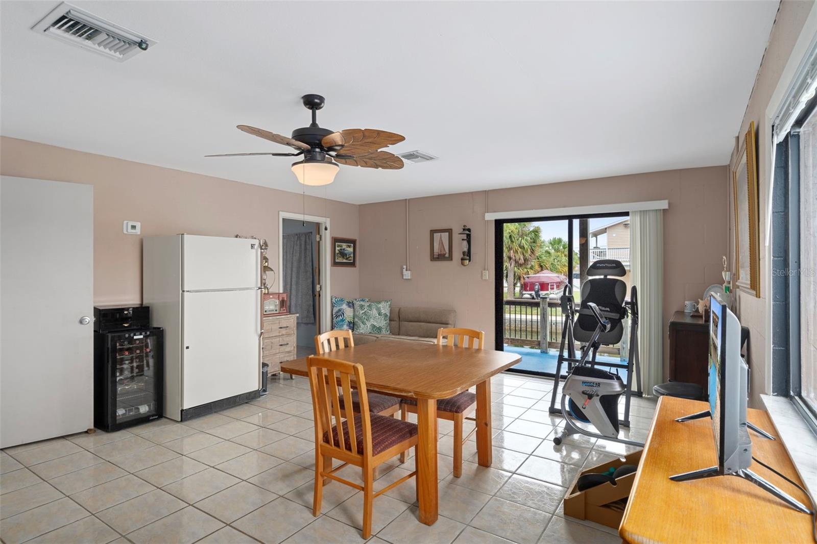 Image 32 of 61 For 13838 Sommers Avenue