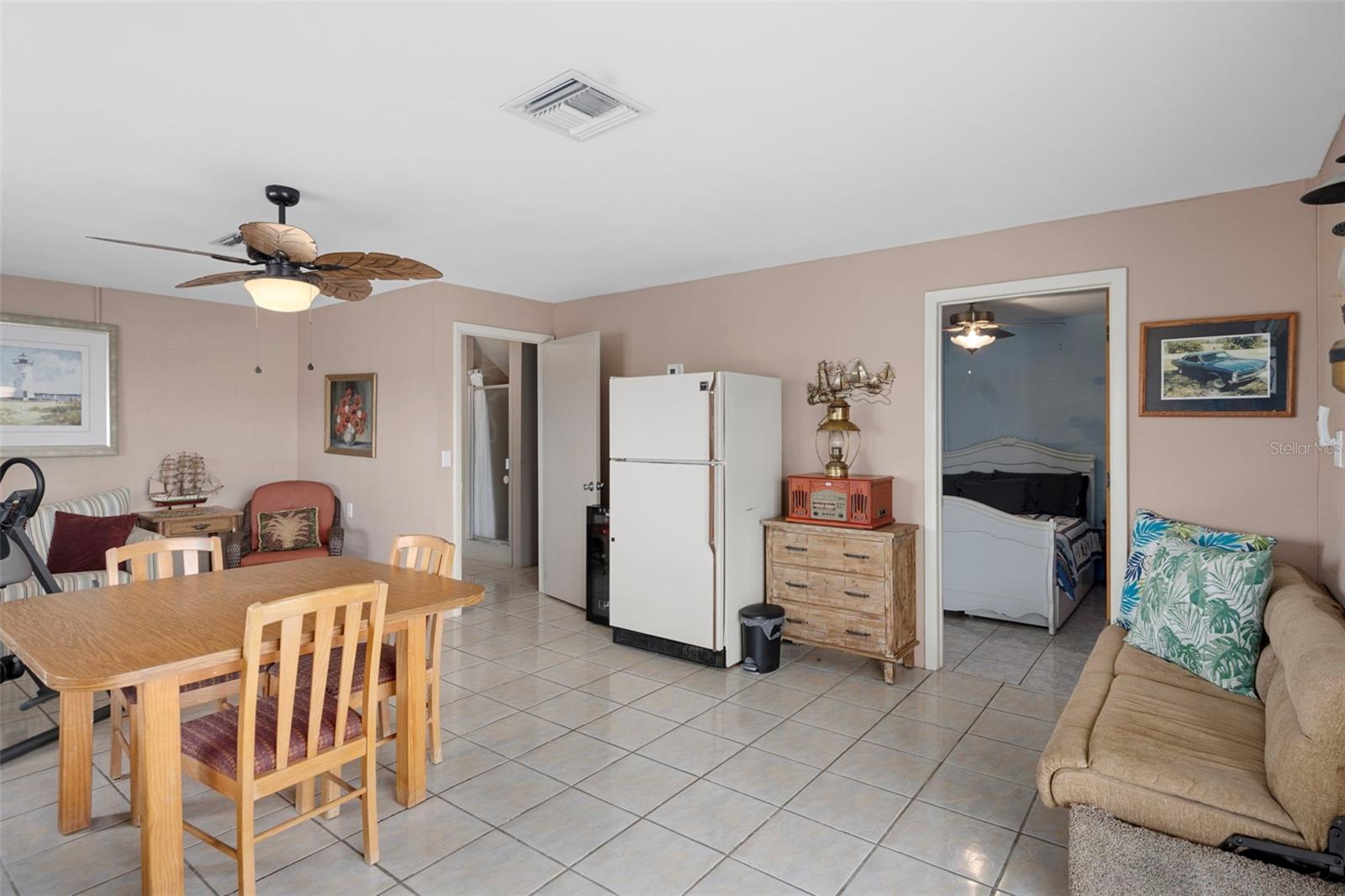 Image 34 of 61 For 13838 Sommers Avenue