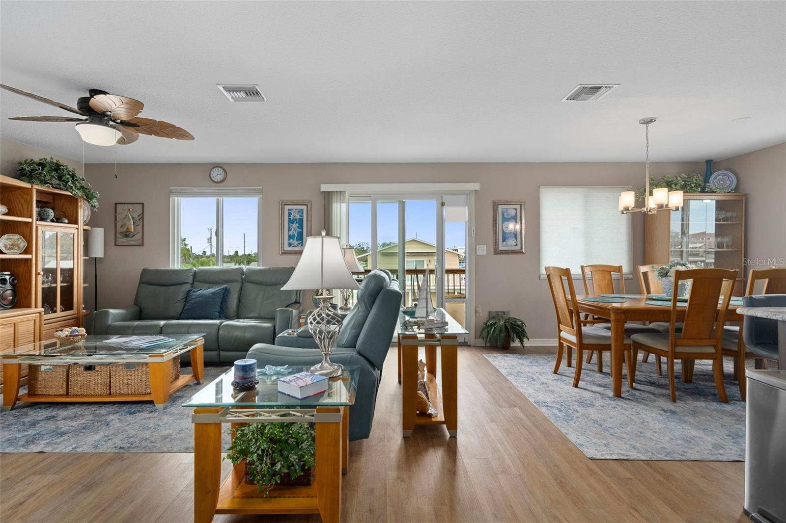Image 6 of 61 For 13838 Sommers Avenue