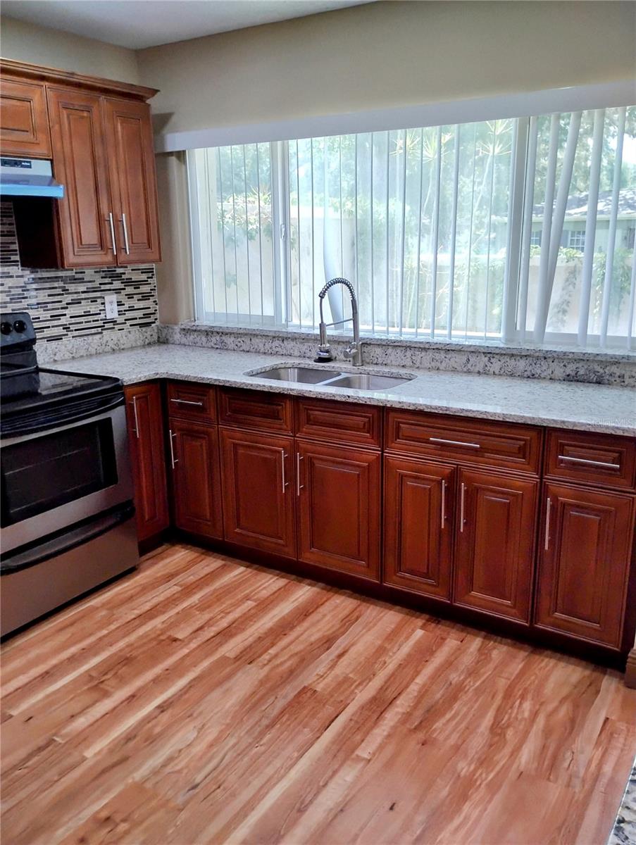 Image 3 of 12 For 11721 Raintree Drive