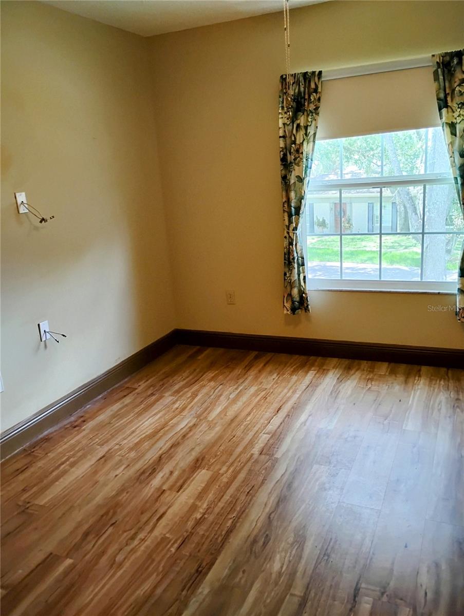Image 7 of 12 For 11721 Raintree Drive