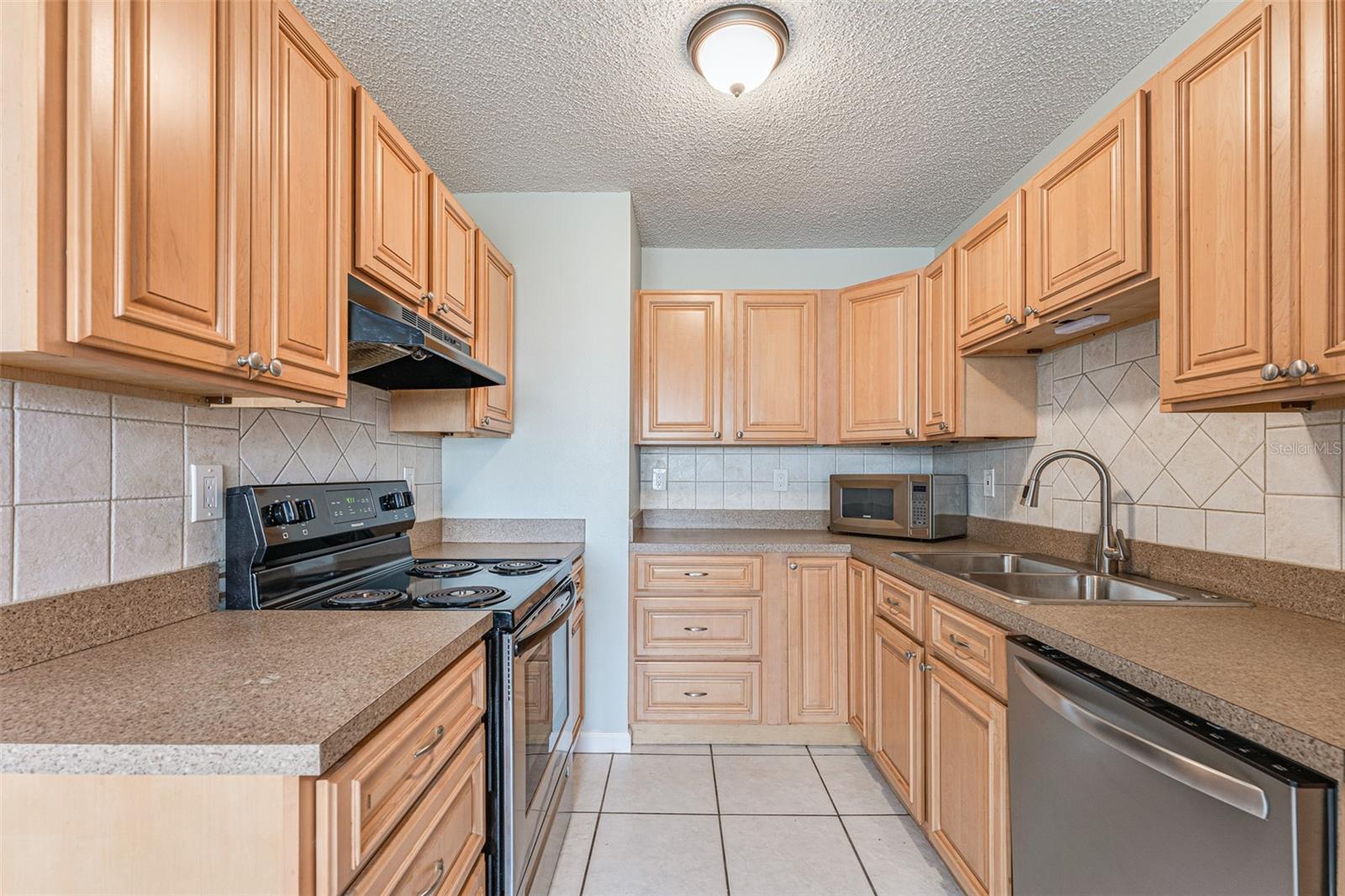 Image 16 of 47 For 5010 Larch Lane