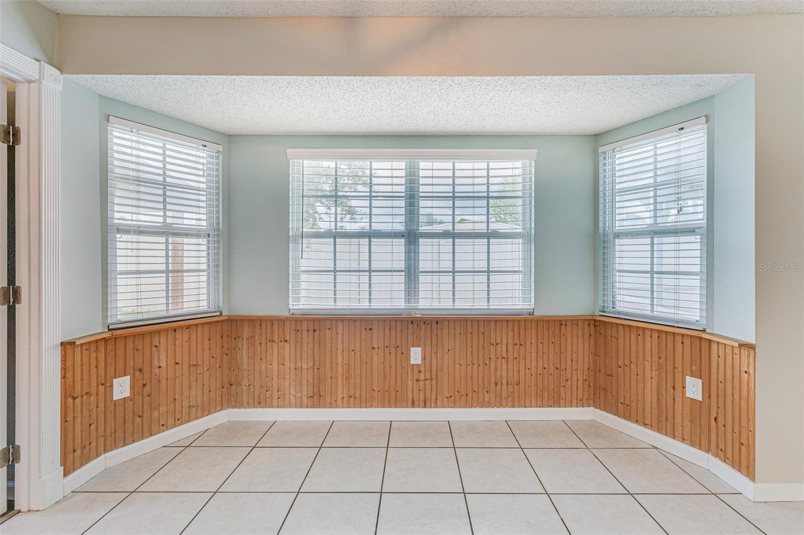 Image 18 of 47 For 5010 Larch Lane
