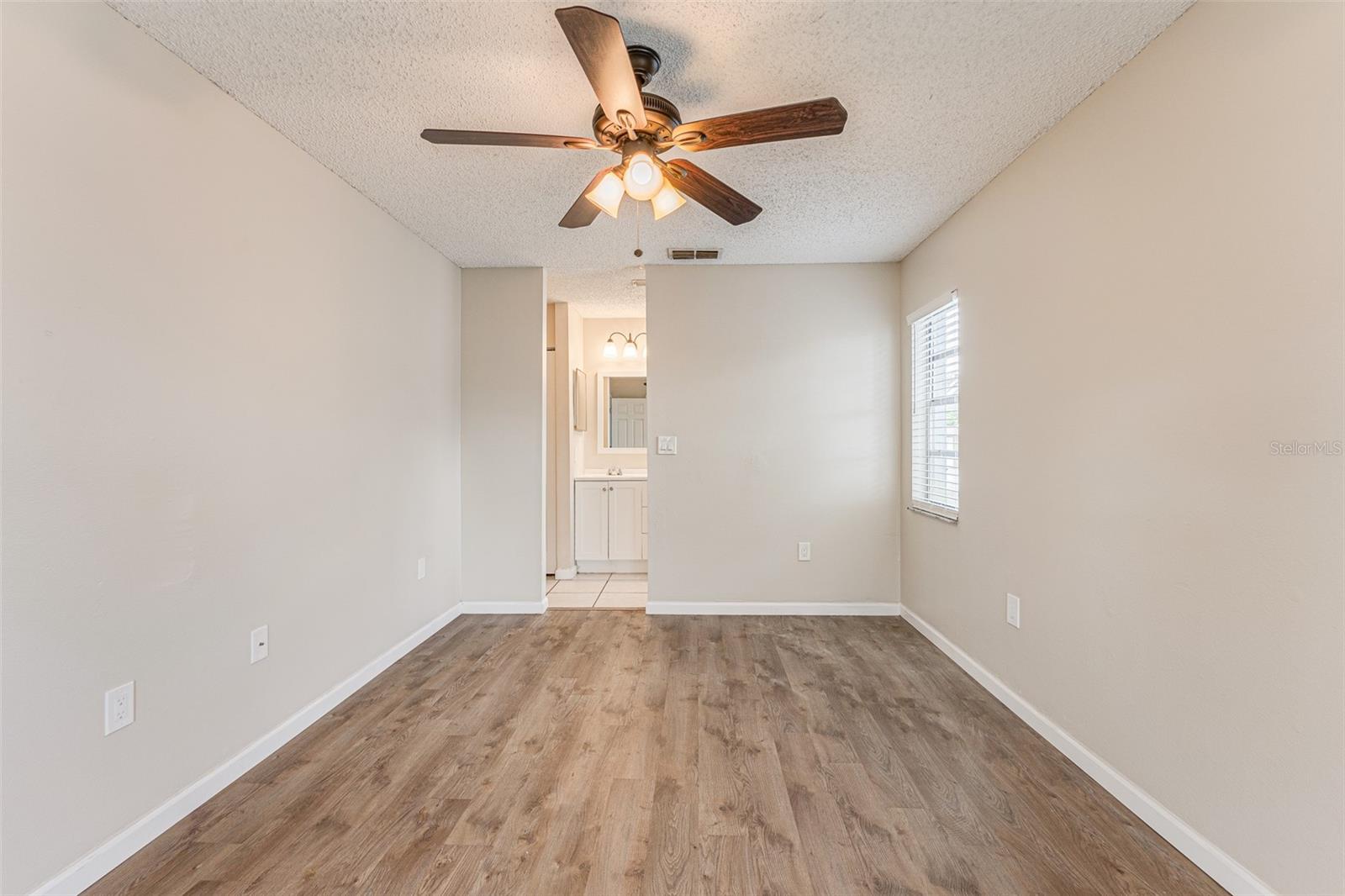Image 20 of 47 For 5010 Larch Lane