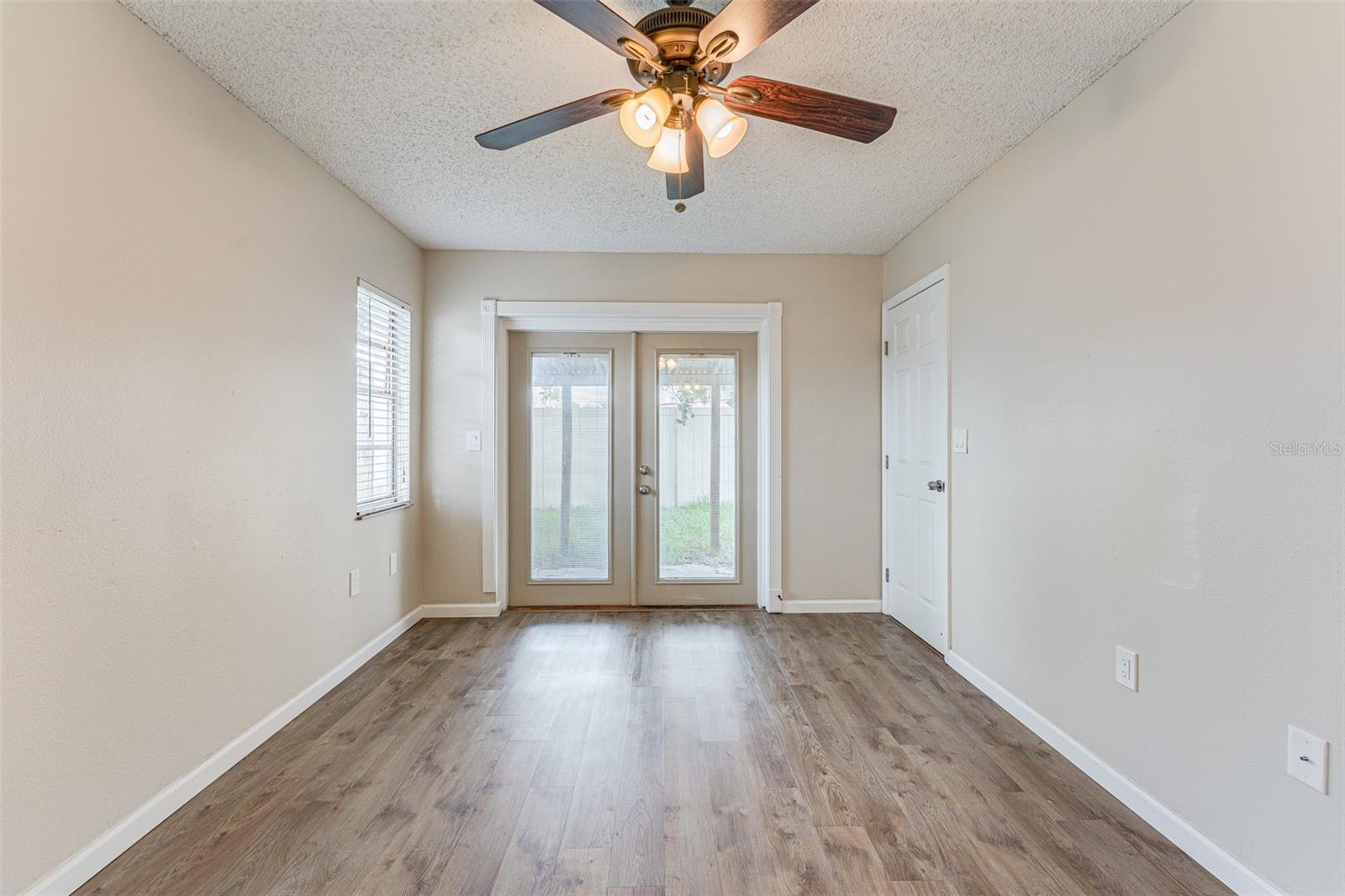 Image 21 of 47 For 5010 Larch Lane
