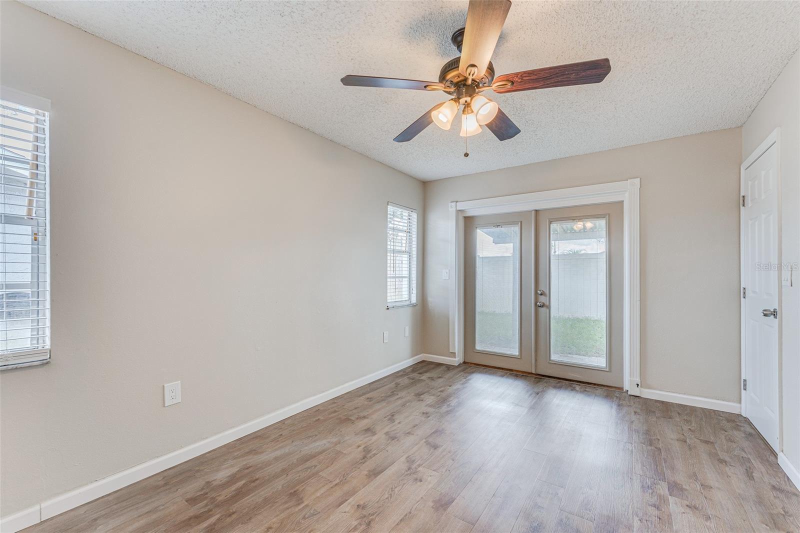 Image 22 of 47 For 5010 Larch Lane