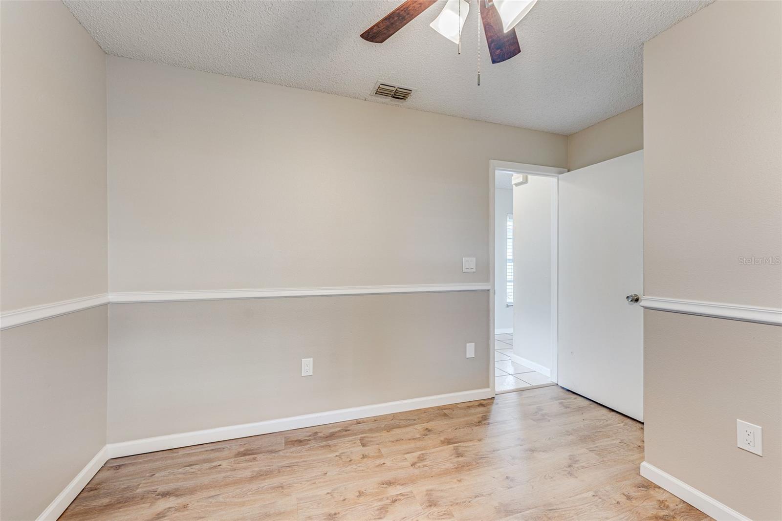 Image 34 of 47 For 5010 Larch Lane