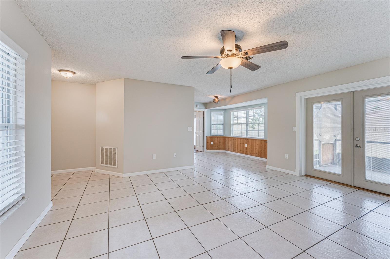 Image 9 of 47 For 5010 Larch Lane