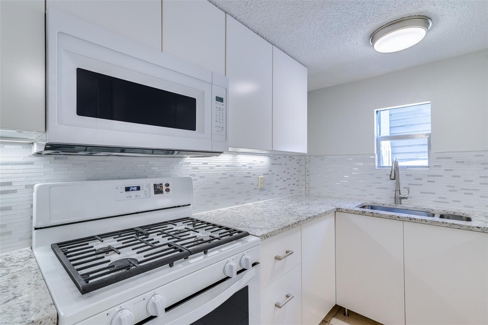 Image 4 of 28 For 3315 Empedrado Street
