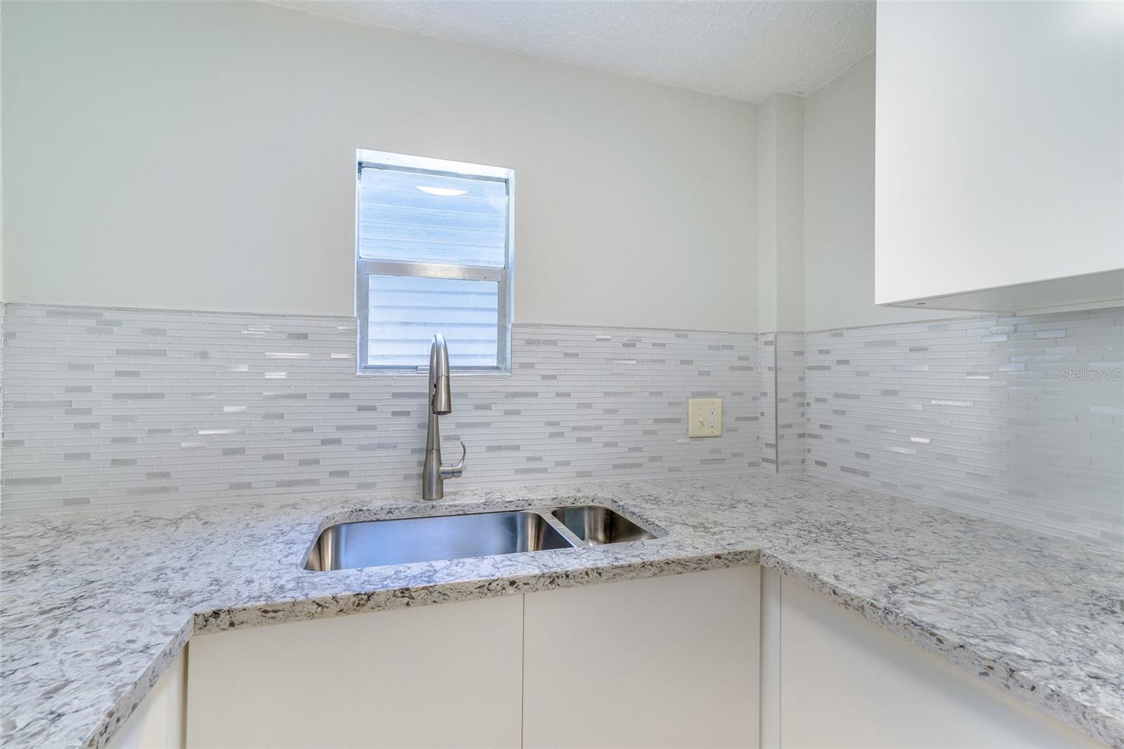 Image 9 of 28 For 3315 Empedrado Street