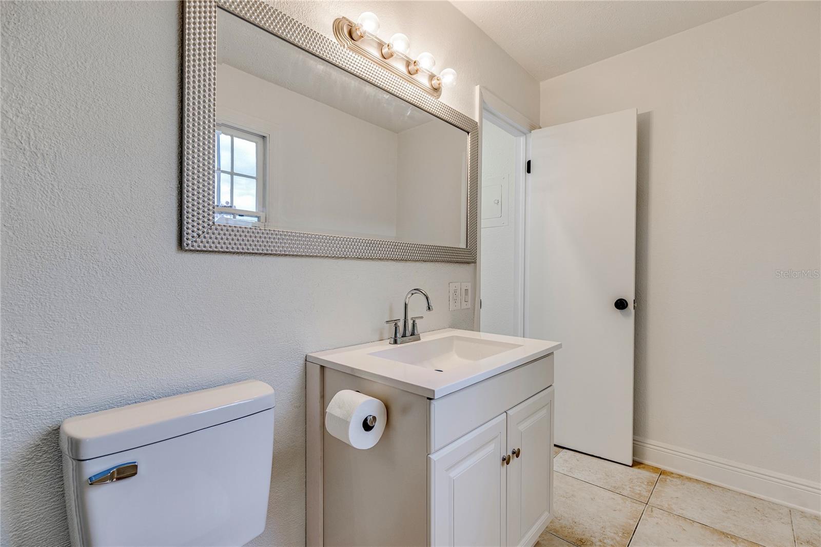 Image 21 of 43 For 13718 Orange Sunset Drive 202