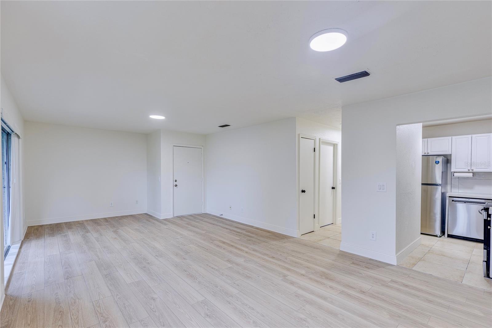 Image 7 of 43 For 13718 Orange Sunset Drive 202
