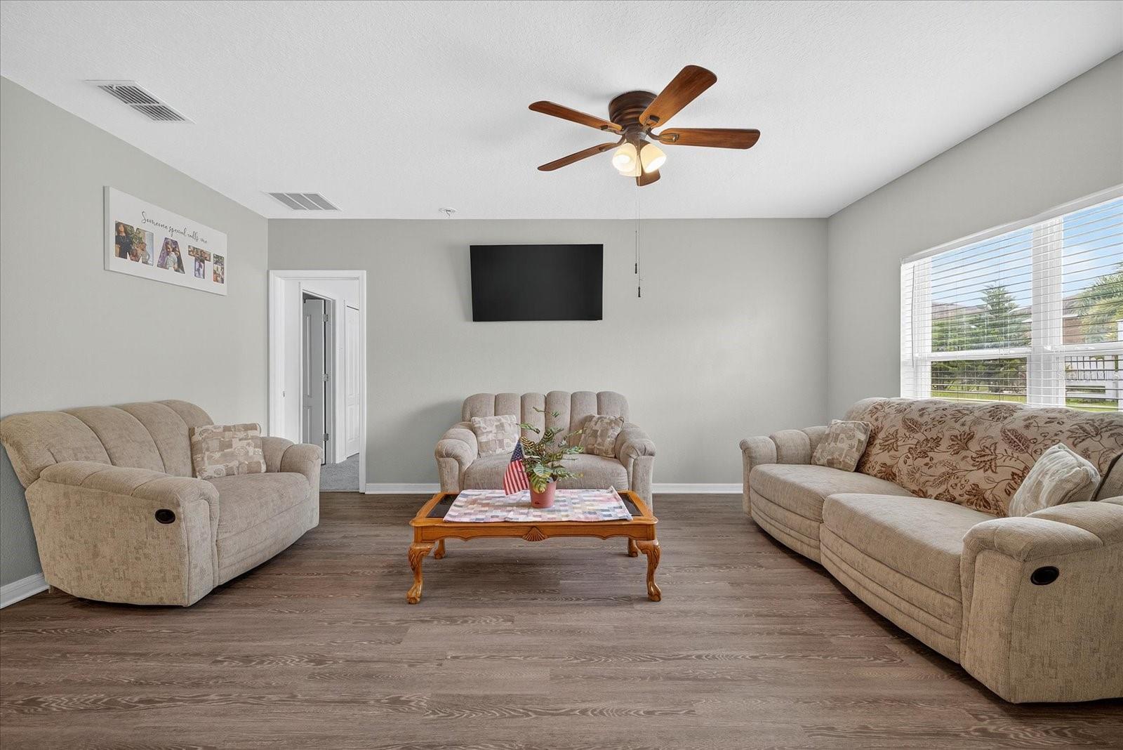 Image 10 of 32 For 262 Oleander Street