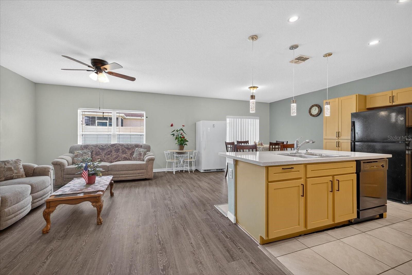 Image 12 of 32 For 262 Oleander Street