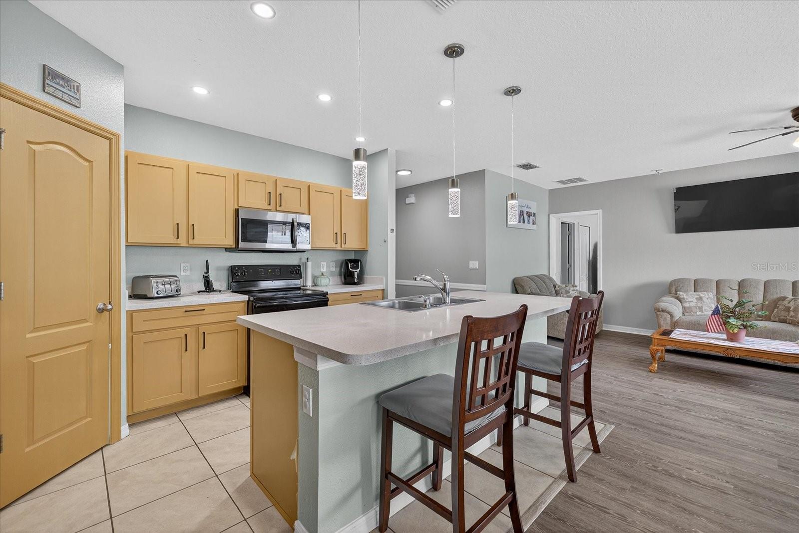Image 16 of 32 For 262 Oleander Street