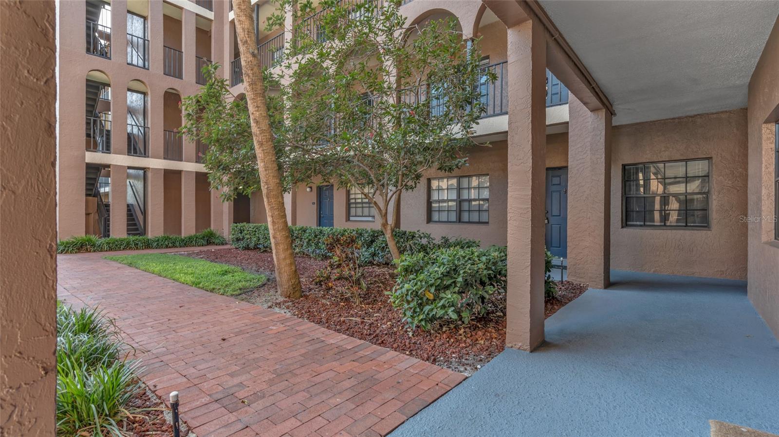 Image 2 of 30 For 6100 Gulfport Boulevard S 106