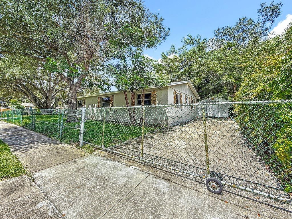 Image 5 of 51 For 5801 93rd Avenue N