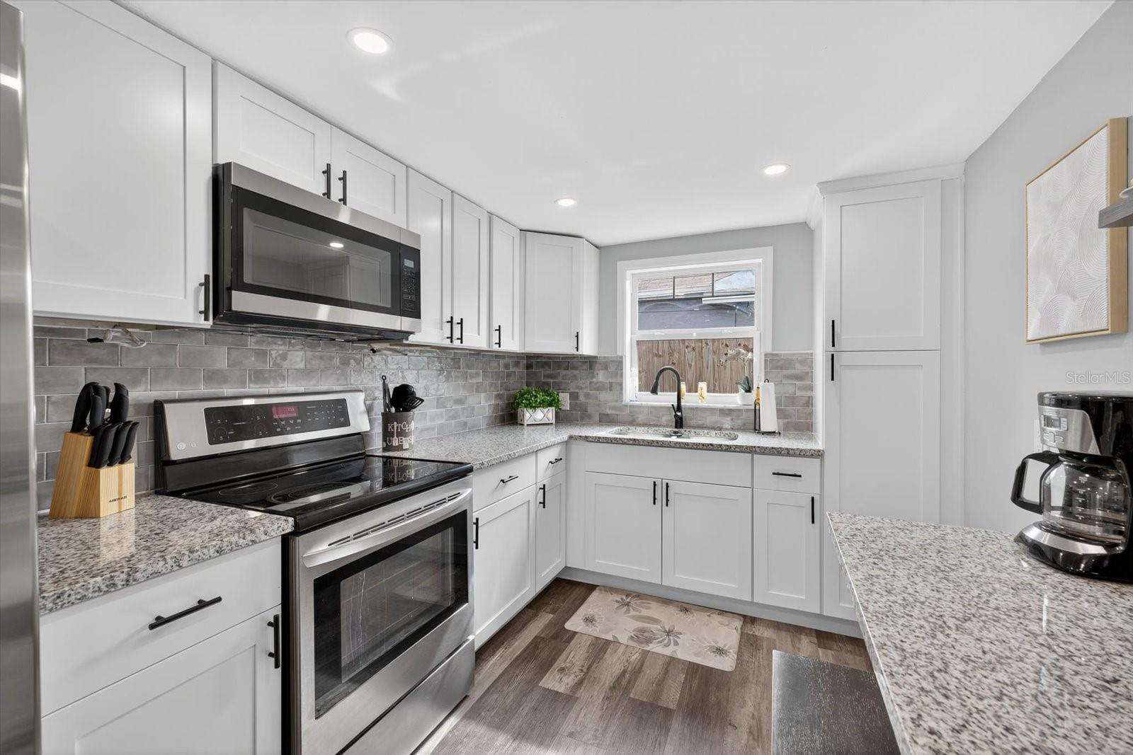 Listing photo id 16 for 7140 Gulf Highlands Drive